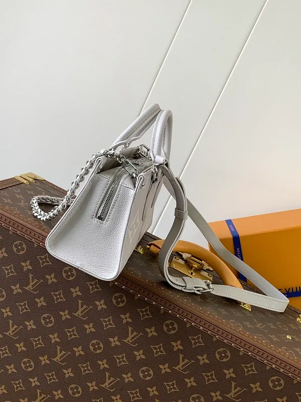 All categories Official website "Brand Women's Bags" Women's Bags 💙 LV 2026 new LV hand-held crossbody bag