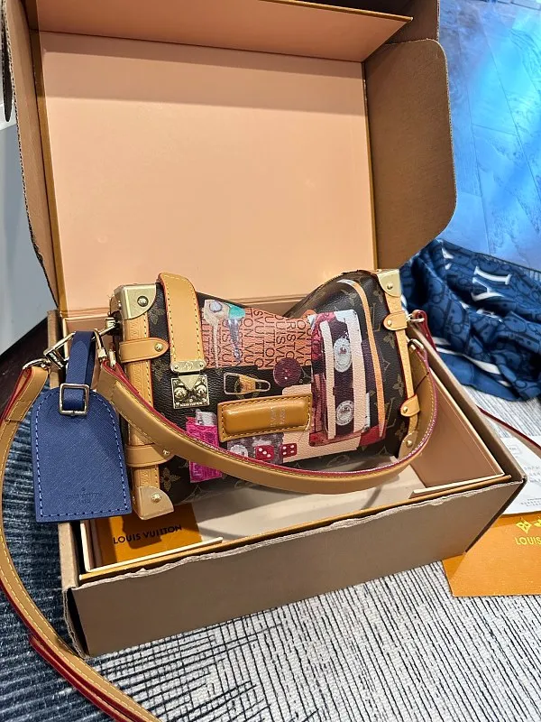 All Categories Official Website "Brand Women's Bags" Women's Bags 💙 LV 2026 New LV Crossbody Bag