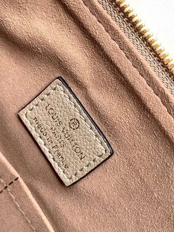 All Categories Official Website "Brand Women's Bags" Women's Bags 💙 LV 2026 New LV Crossbody Bag
