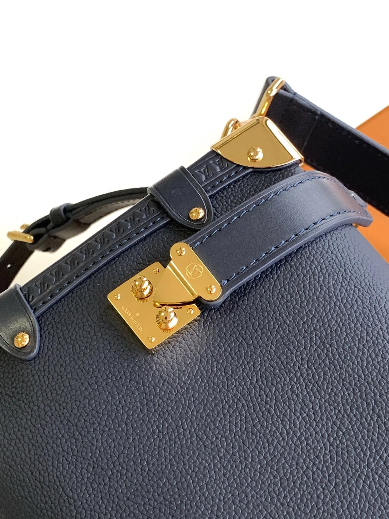 All Categories Official Website "Brand Women's Bags" Women's Bags 💙 LV 2025 New LV Crossbody Bag