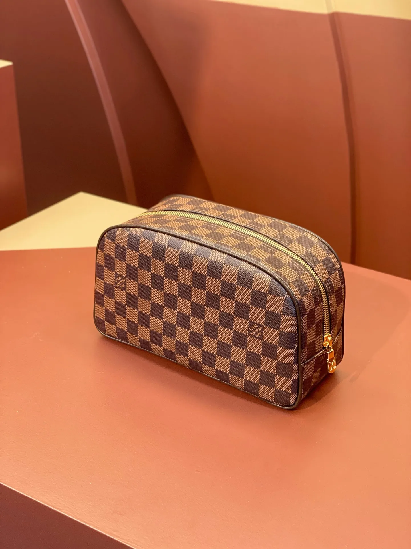 All categories Official website "Brand Women's Bags" Women's Bags 💙 LV 2025 new LV toiletry bag