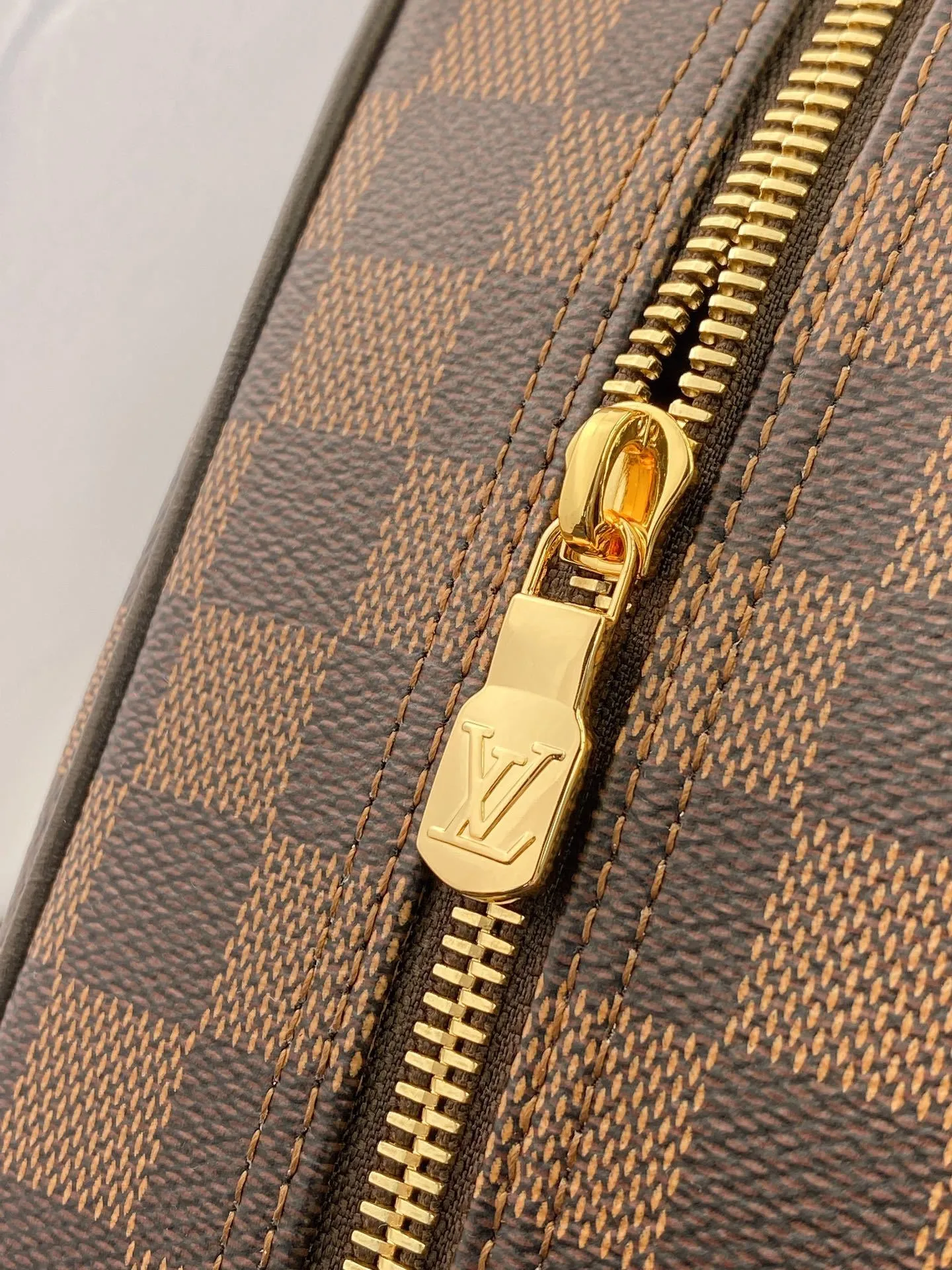 All categories Official website "Brand Women's Bags" Women's Bags 💙 LV 2025 new LV toiletry bag