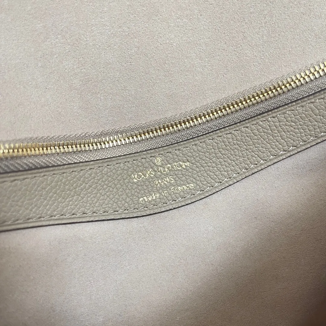 All Categories Official Website "Brand Women's Bags" Women's Bags 💙 LV 2025 New LV Crossbody Bag