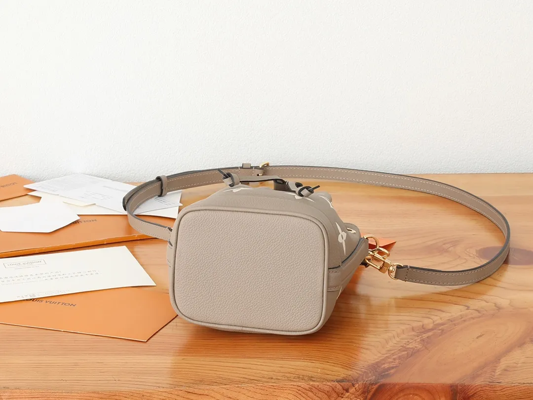 All Categories Official Website "Brand Women's Bags" Women's Bags 💙 LV LV 2026 New Crossbody Shoulder Bag