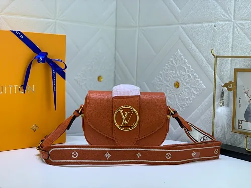 All Categories Official Website "Brand Women's Bags" Women's Bags 💙 LV Pont9 pebbled messenger bag. Handbags LV Pont 9 Soft handbag is made of grained calfskin and injects an elegant atmosphere with the LV Circle logo derived from the brand archives. Monogram flower cluster hidden under the flap, Monogram flower on the shoulder