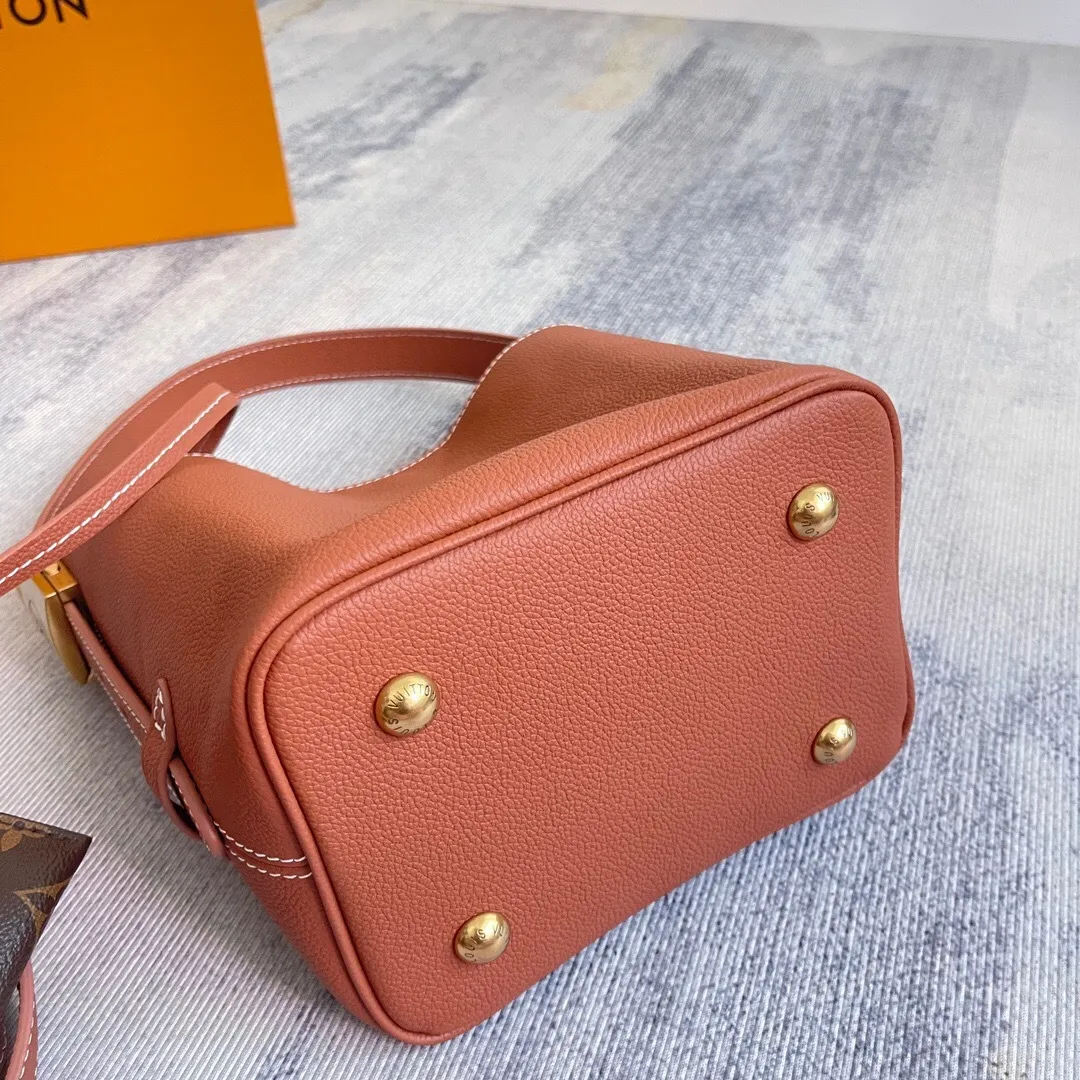 All Categories Official Website "Brand Women's Bags" Women's Bags 💙 LV 2025 New LV Crossbody Bag