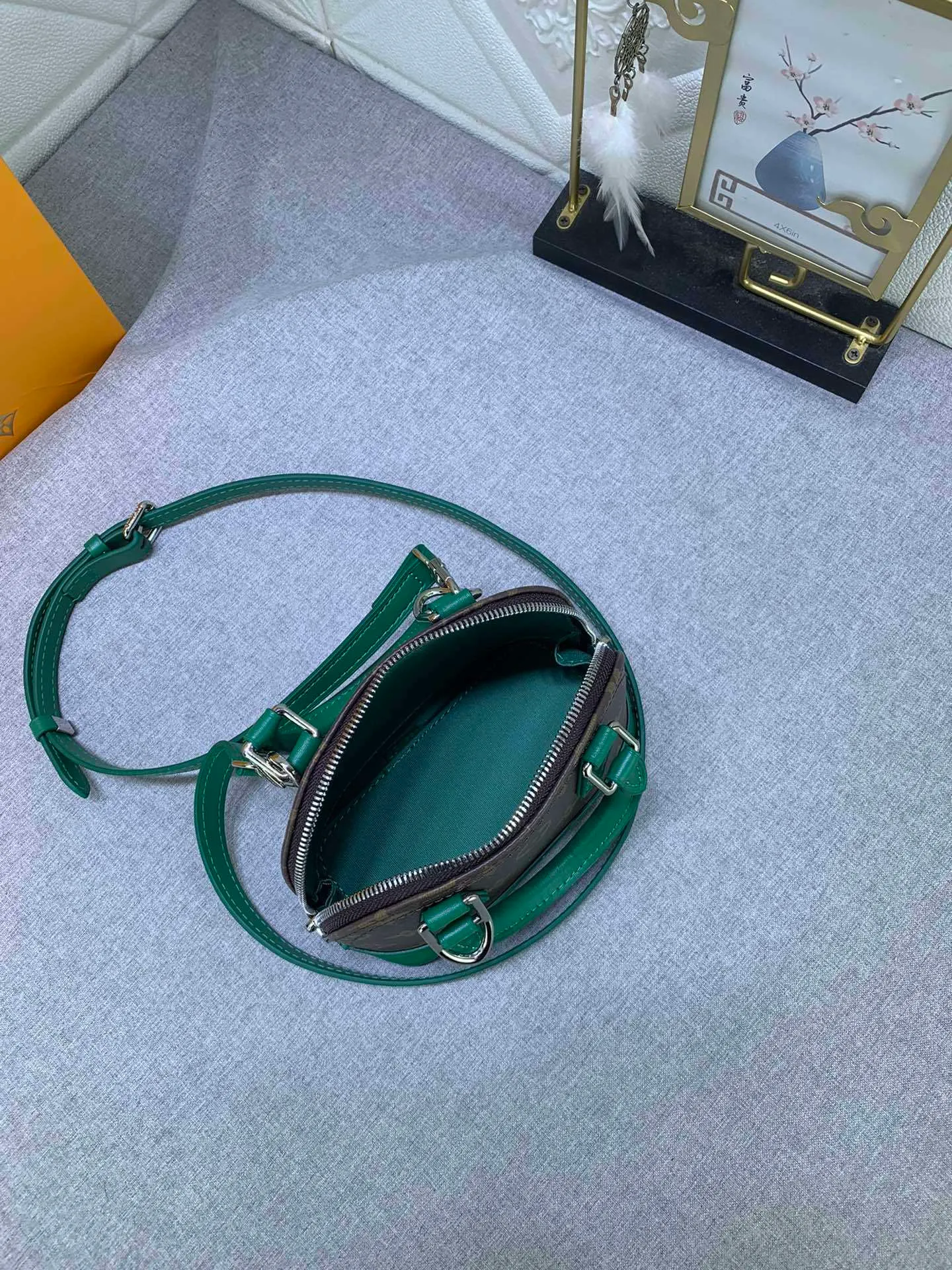 All Categories Official Website "Brand Women's Bags" Women's Bags 💙 LV 2024 New LV Crossbody Bag
