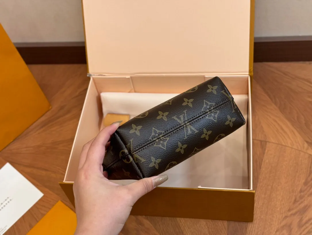 All Categories Official Website "Brand Women's Bags" Women's Bags 💙 LV 2024 Official Website New LV Crossbody Bags