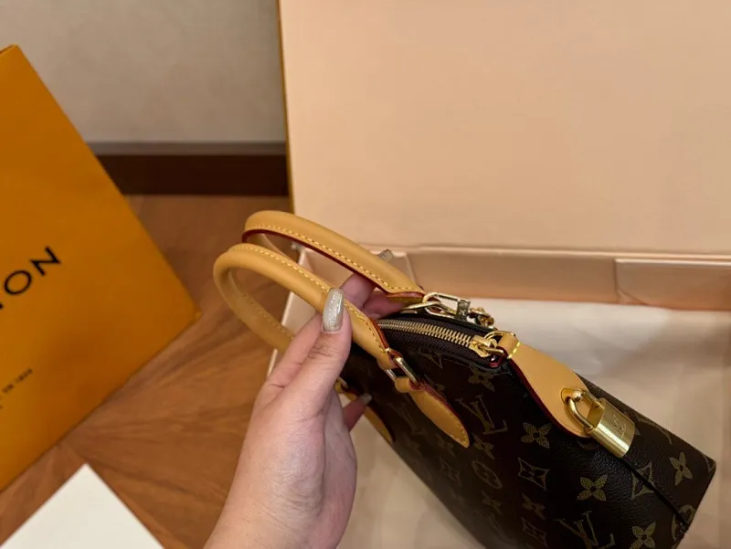 All Categories Official Website "Brand Women's Bags" Women's Bags 💙 LV 2024 Official Website New LV Crossbody Bags