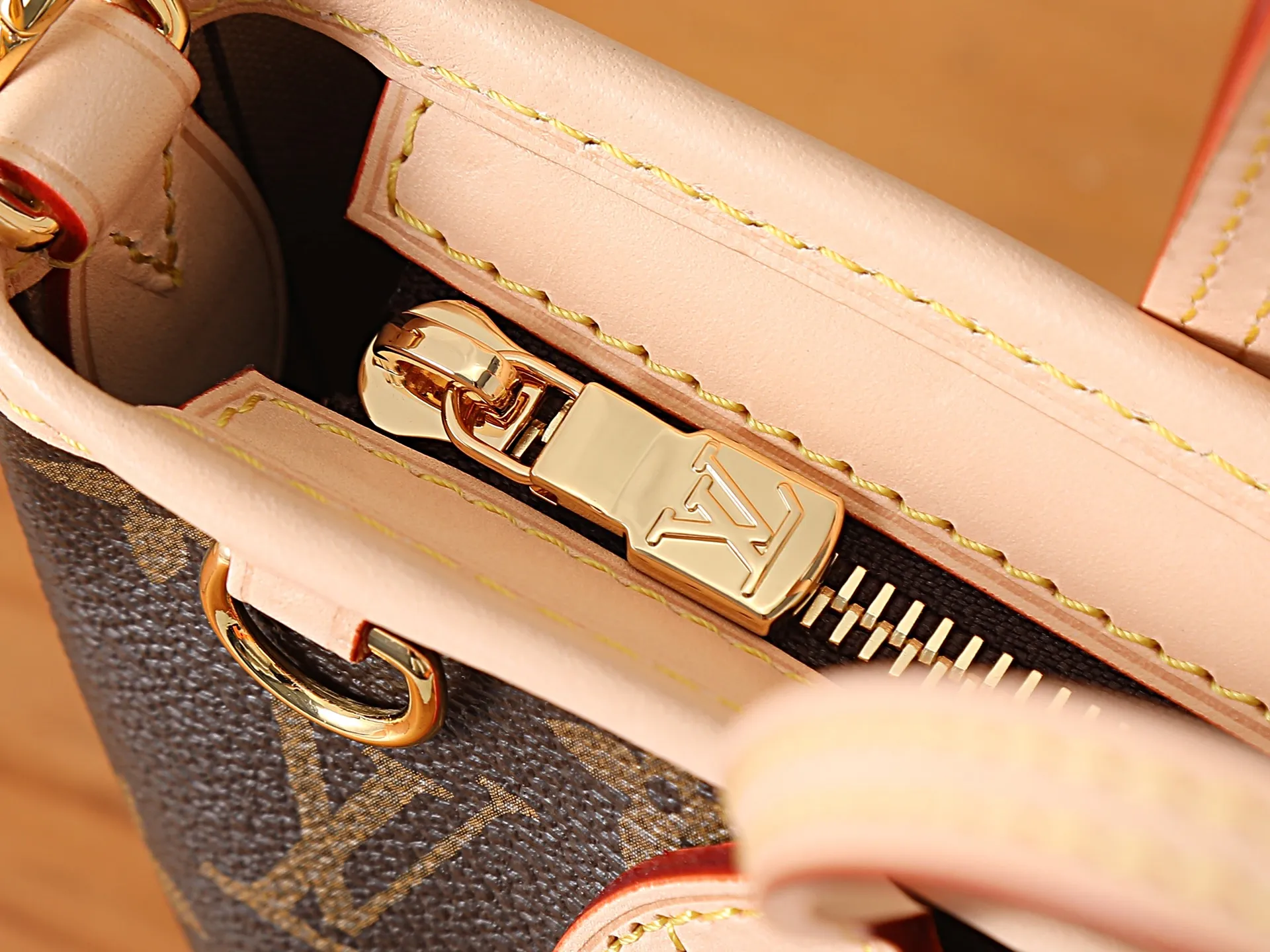 All Categories Official Website "Brand Women's Bags" Women's Bags 💙 LV LV 2026 New Handheld Shoulder Bag