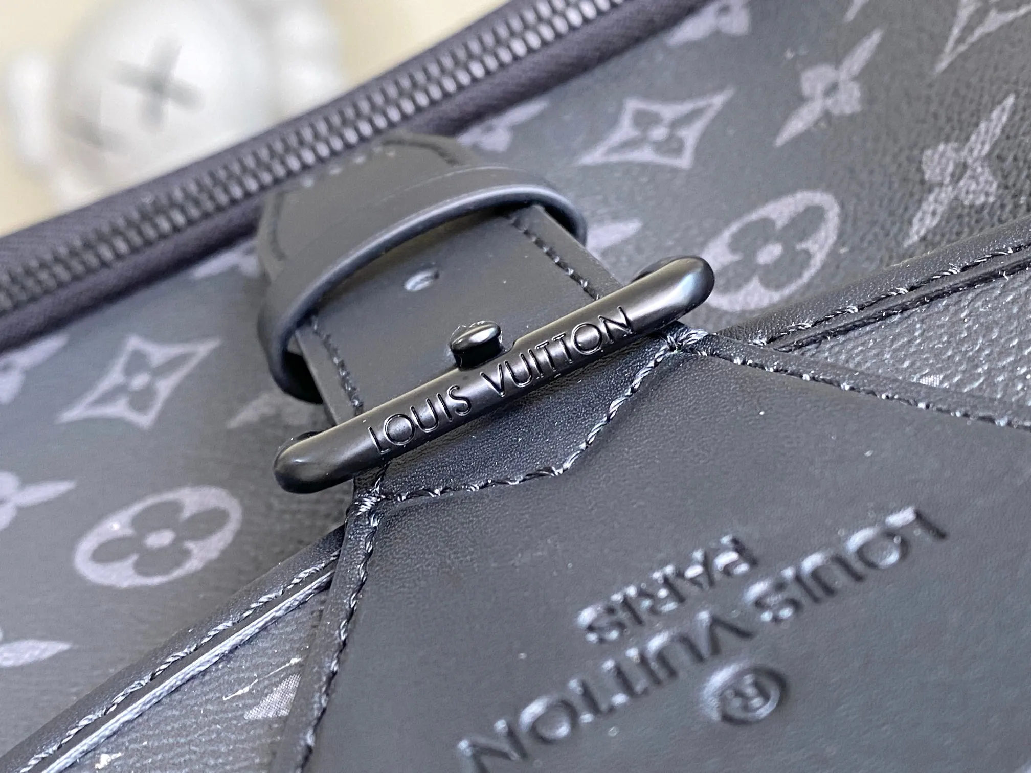 All categories 💚 Authentic bags 💚 LV LV classic backpack