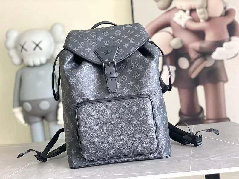All categories 💚 Authentic bags 💚 LV LV classic backpack