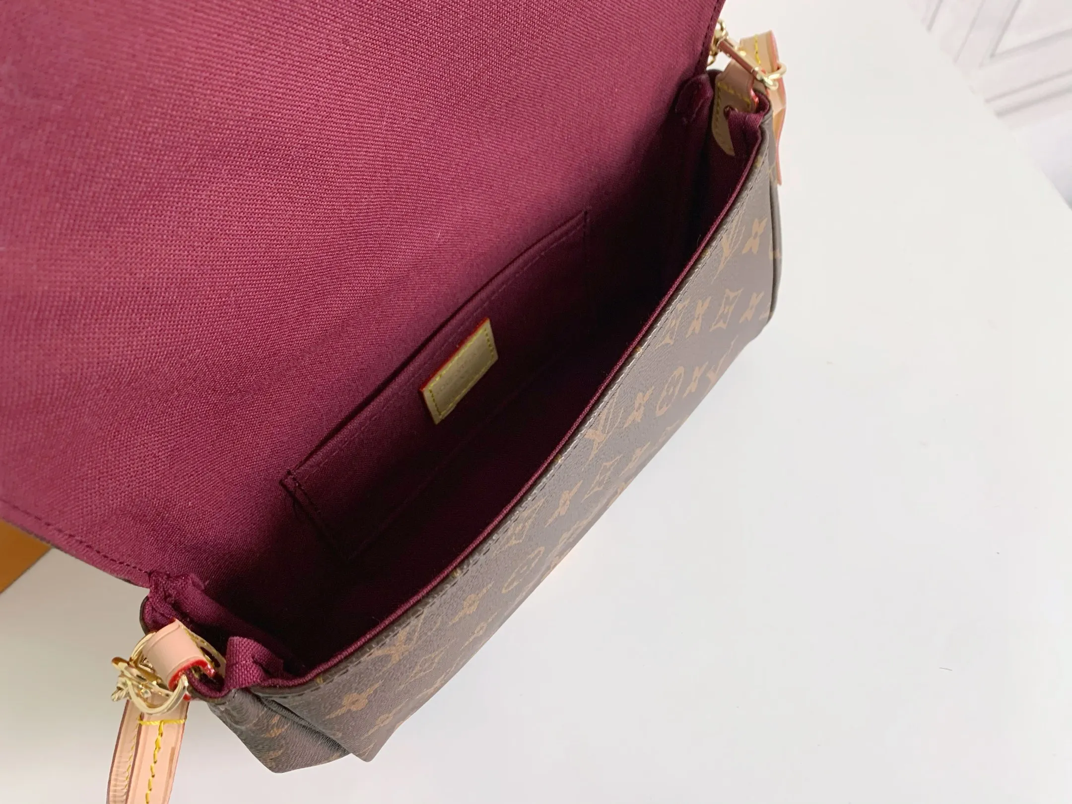 All Categories Official Website "Brand Women's Bags" Women's Bags 💙 LV 2026 New LV Crossbody Bag