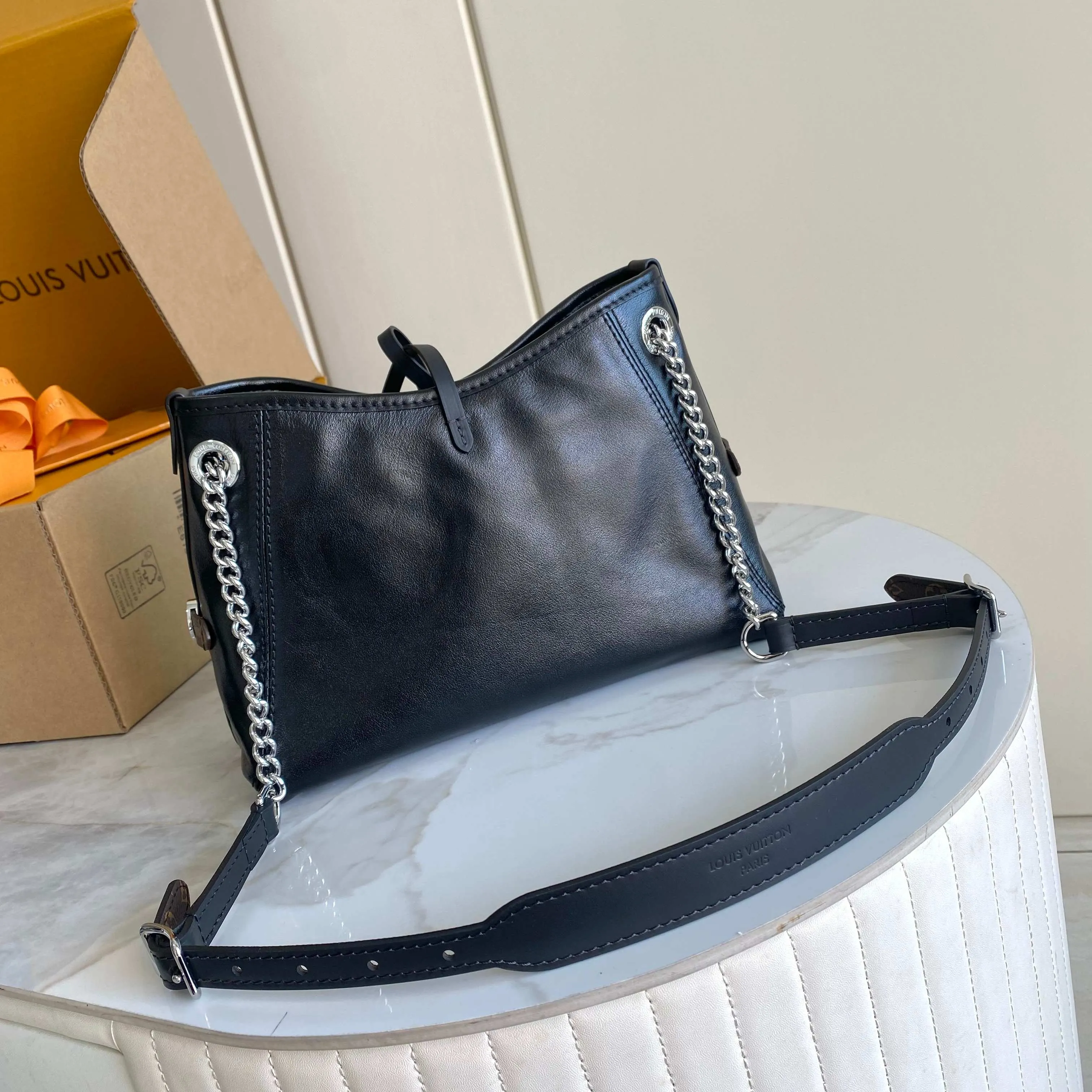 All Categories Official Website "Brand Women's Bags" Women's Bags 💙 LV LV 2026 New Crossbody Shoulder Bag