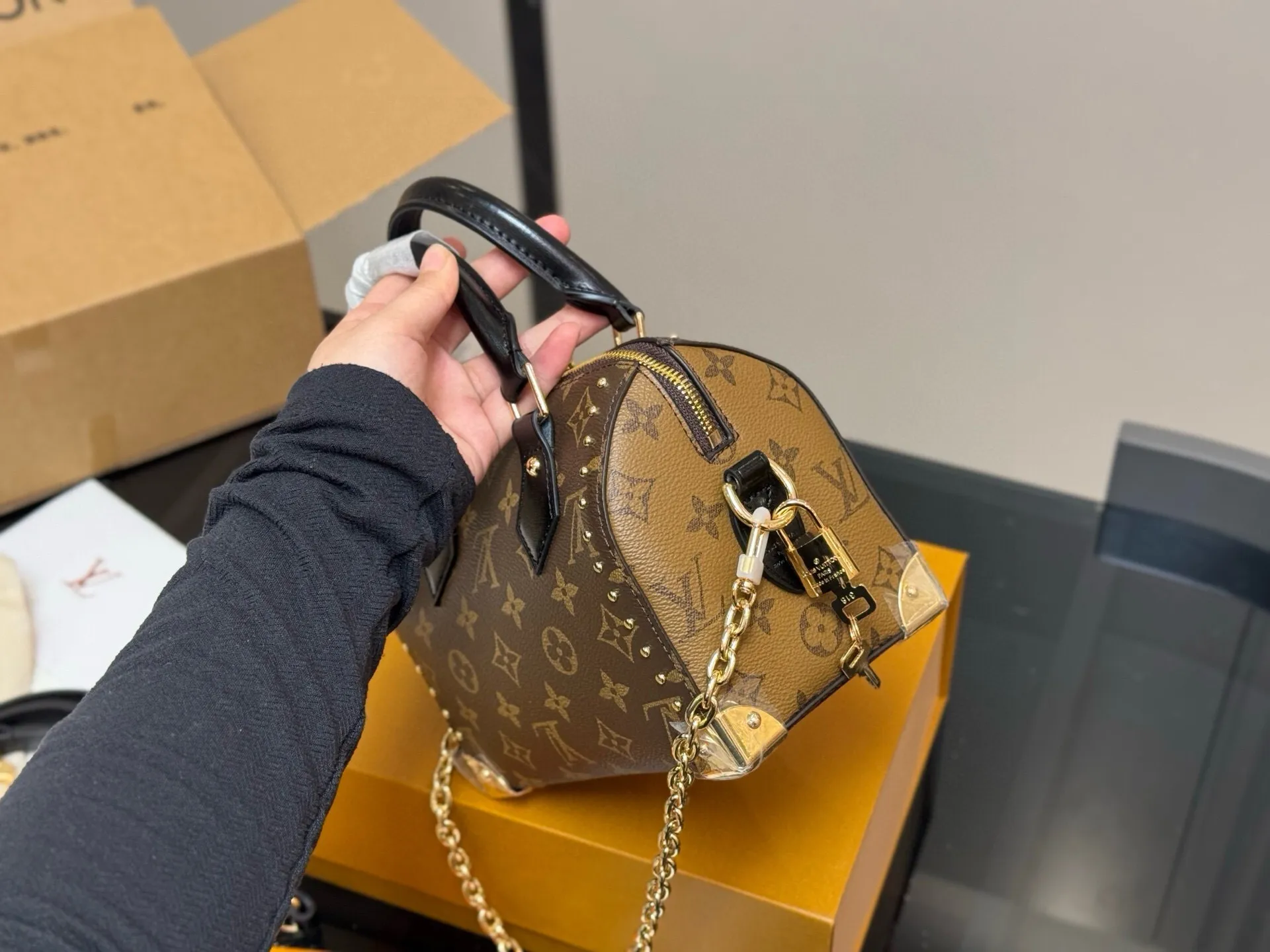All Categories Official Website "Brand Women's Bags" Women's Bags 💙 LV 2025 New LV Crossbody Bag