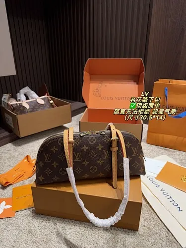 All categories Official website "Brand Women's Bags" Women's Bags 💙 LV 2025 new LV armpit bag