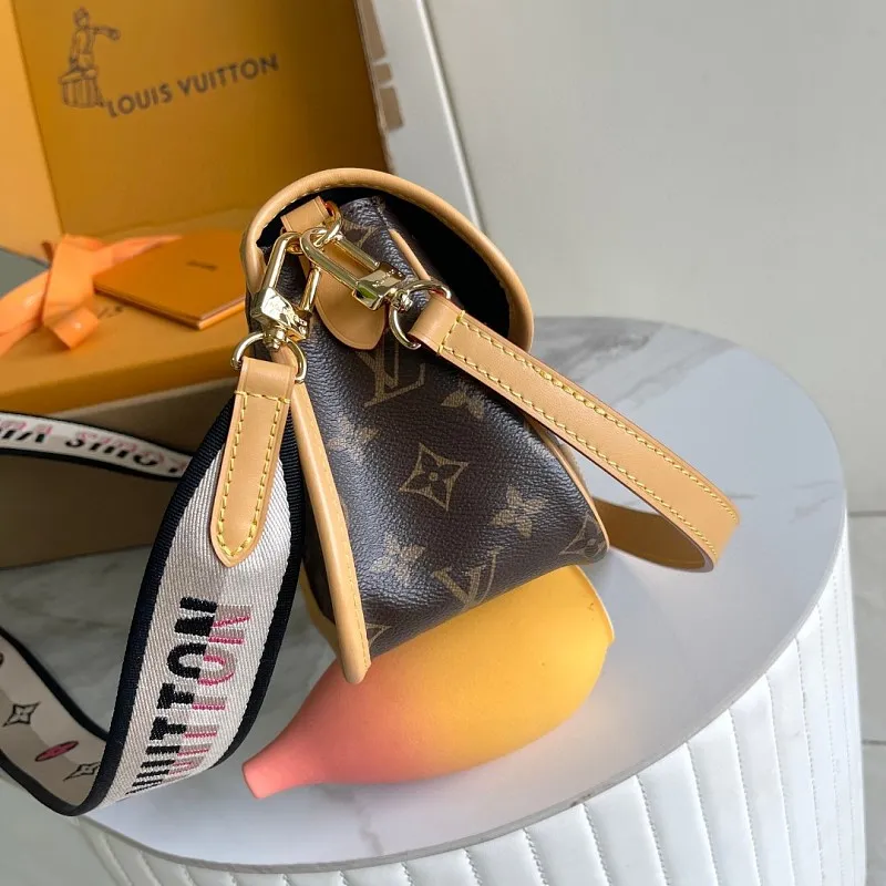 All Categories Official Website "Brand Women's Bags" Women's Bags 💙 LV LV 2026 New Crossbody Shoulder Bag