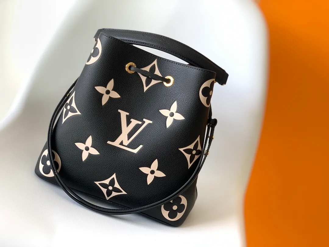 All Categories Official Website "Brand Women's Bags" Women's Bags 💙 LV 2026 New LV Crossbody Bag