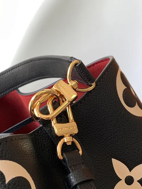 All Categories Official Website "Brand Women's Bags" Women's Bags 💙 LV 2026 New LV Crossbody Bag