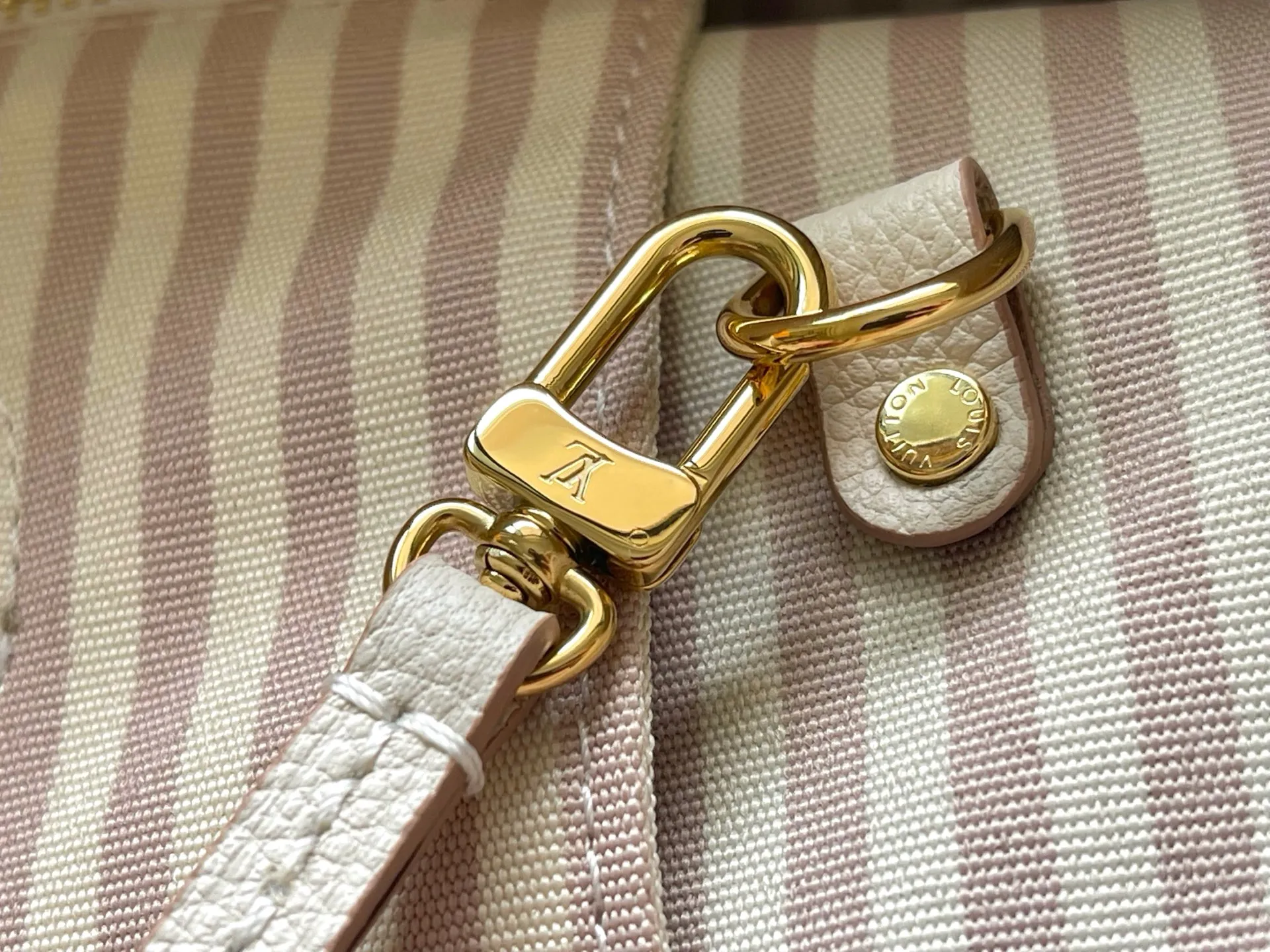 All categories 💚 Authentic bags 💚 LV 2026 new LV top replica hand shoulder bag