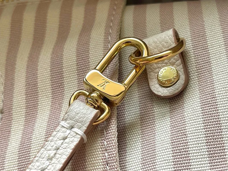 All categories 💚 Authentic bags 💚 LV 2026 new LV top replica hand shoulder bag