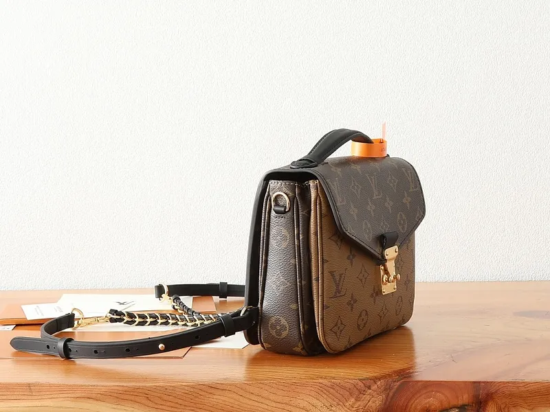 All Categories Official Website "Brand Women's Bags" Women's Bags 💙 LV LV 2026 New Crossbody Shoulder Bag