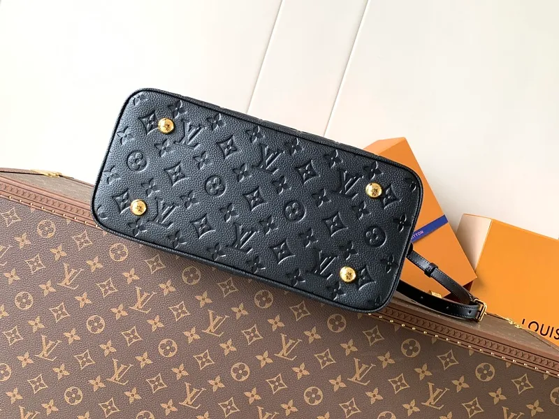 All Categories Official Website "Brand Women's Bags" Women's Bags 💙 LV 2026 New LV Crossbody Bag