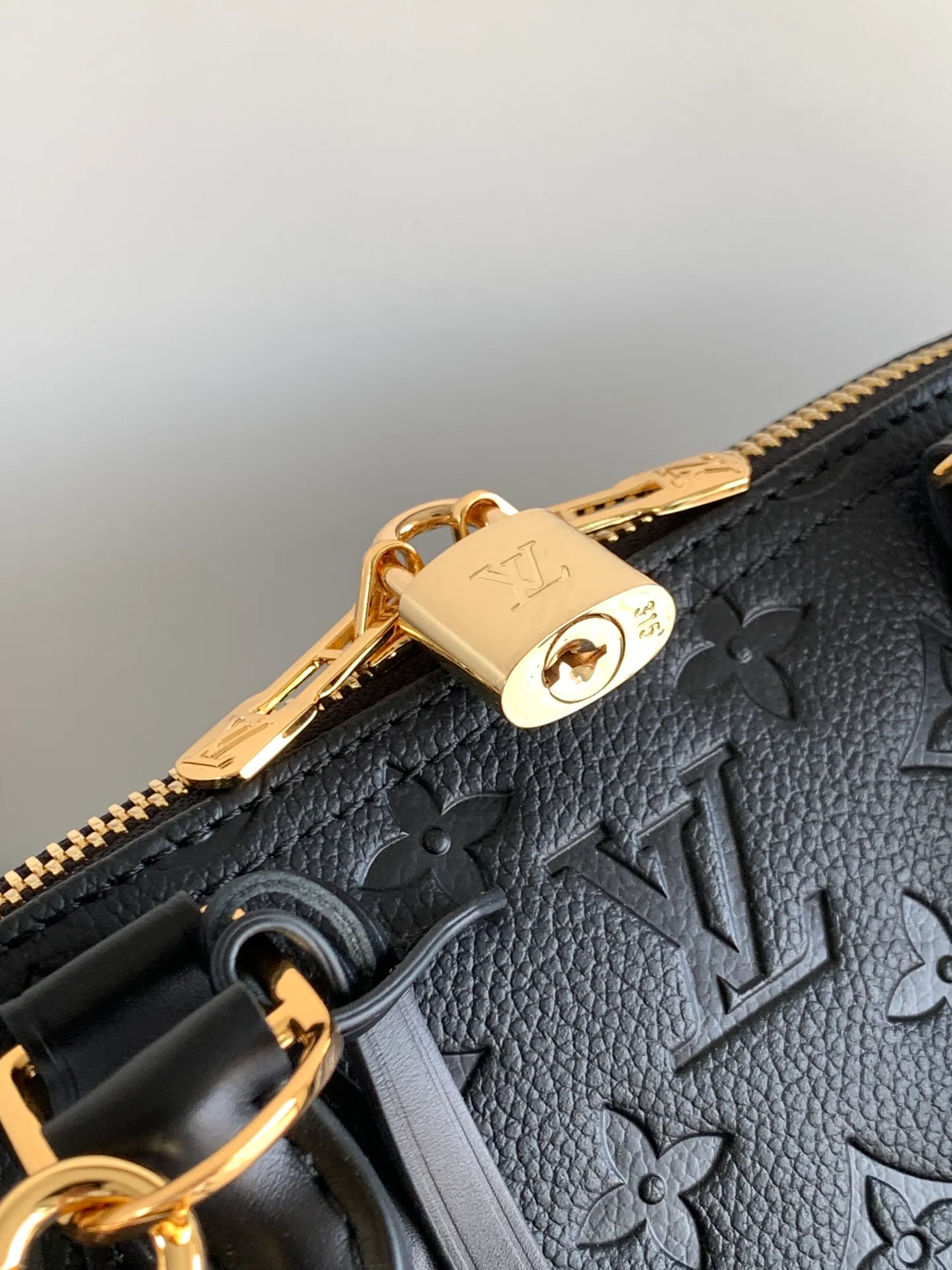 All Categories Official Website "Brand Women's Bags" Women's Bags 💙 LV 2026 New LV Crossbody Bag