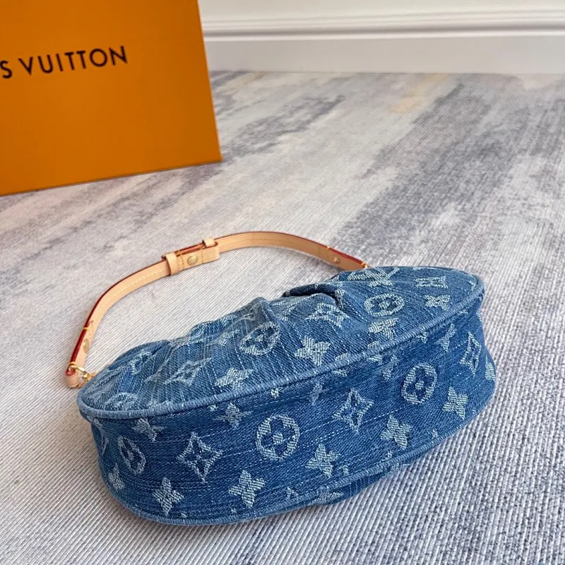 All categories Official website "Brand Women's Bags" Women's Bags 💙 LV 2025 new LV armpit bag