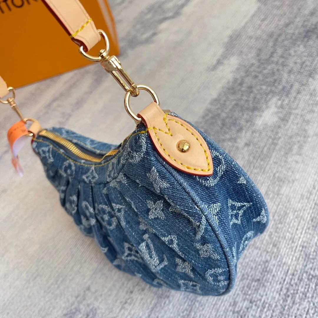 All categories Official website "Brand Women's Bags" Women's Bags 💙 LV 2025 new LV armpit bag