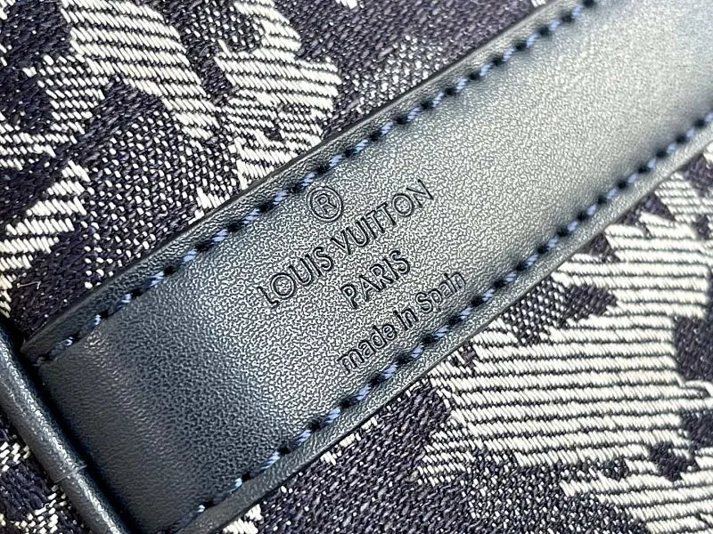 All categories 💚 Authentic bags 💚 LV LV new travel bag