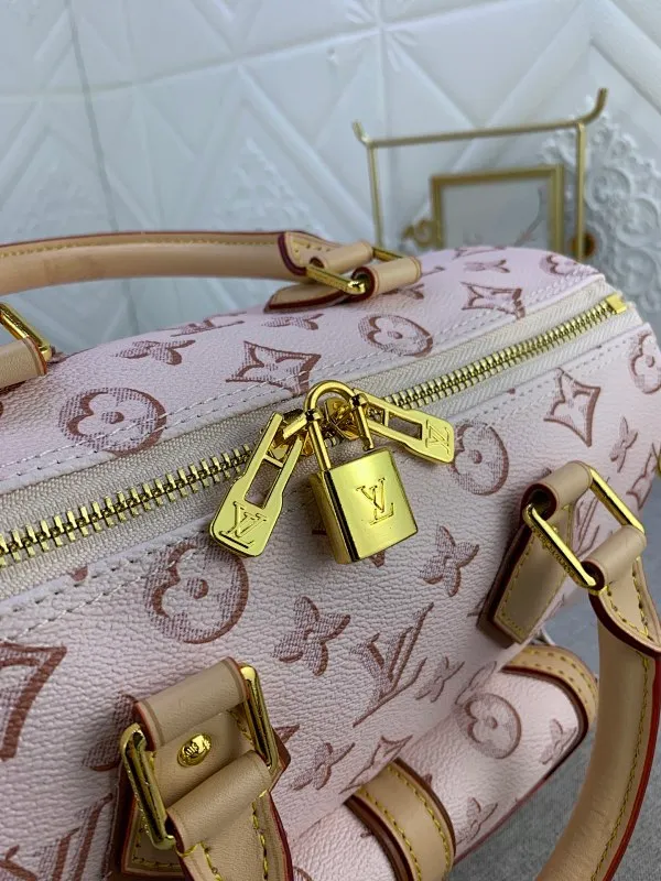 All Categories Official Website "Brand Women's Bags" Women's Bags 💙 LV (new silk screen pillow bag) The compact SPEEDY BANDOULIÈRE 25 handbag reshapes its elegant silhouette, outer pockets and gold buckles. The miniature monogram pattern and leather trim on the canvas evoke the House's historical design codes, as does the rolled leather handle and engraved padlock. an adjustable and