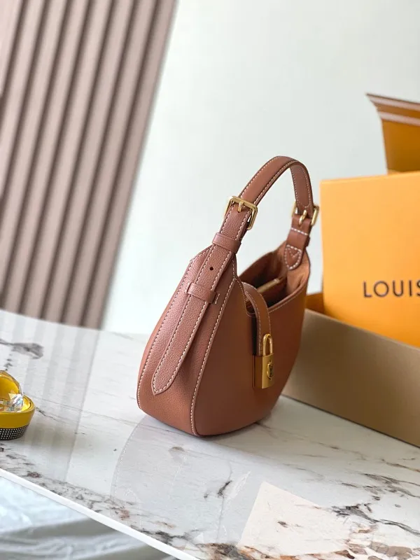 All categories 💚 Authentic bags 💚 LV 2024 official website new LV armpit bag
