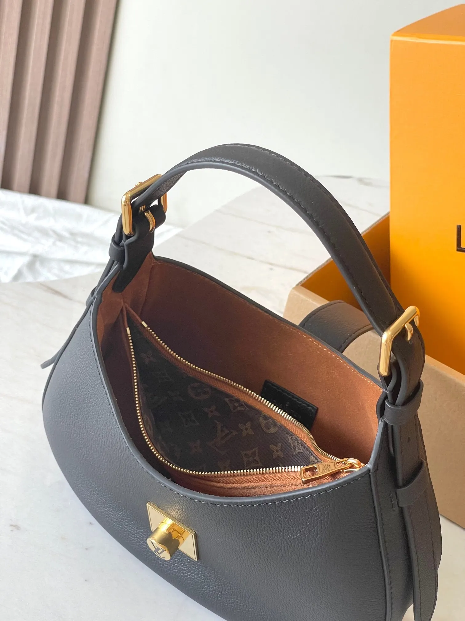 All categories 💚 Authentic bags 💚 LV 2024 official website new LV armpit bag
