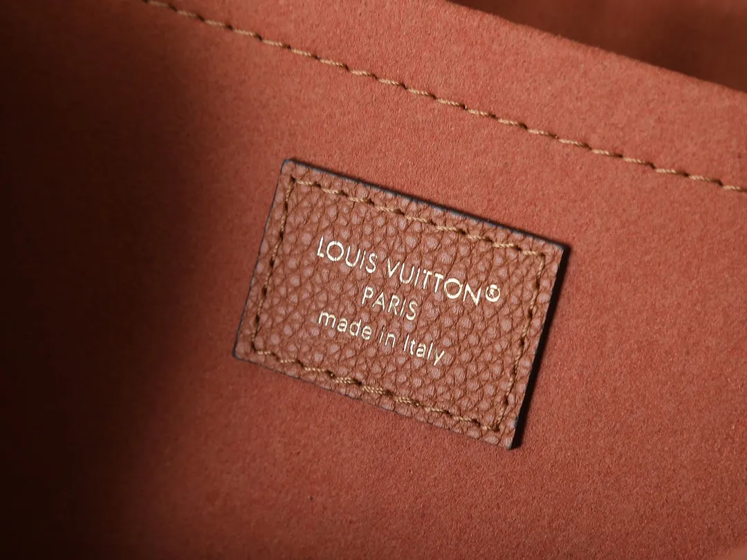 All Categories Official Website "Brand Women's Bags" Women's Bags 💙 LV LV 2026 New Crossbody Shoulder Bag