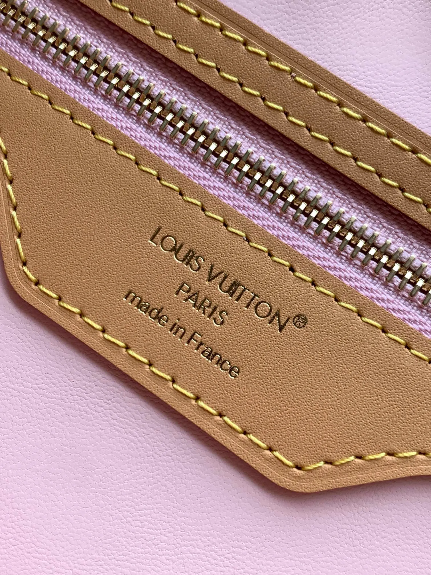 All categories Official website "Brand Women's Bags" Women's Bags 💙 LV 2026 new LV hand-held crossbody bag