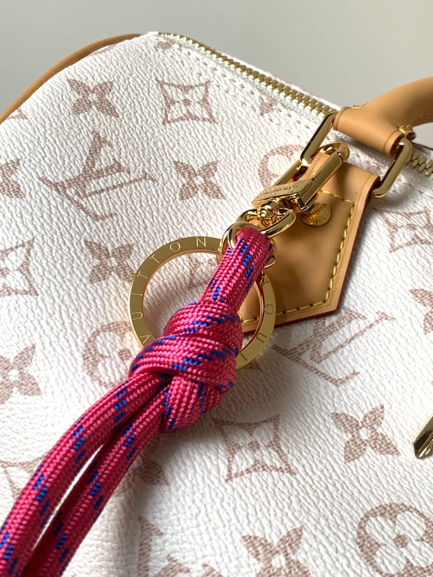 All categories Official website "Brand Women's Bags" Women's Bags 💙 LV 2026 new LV hand-held crossbody bag
