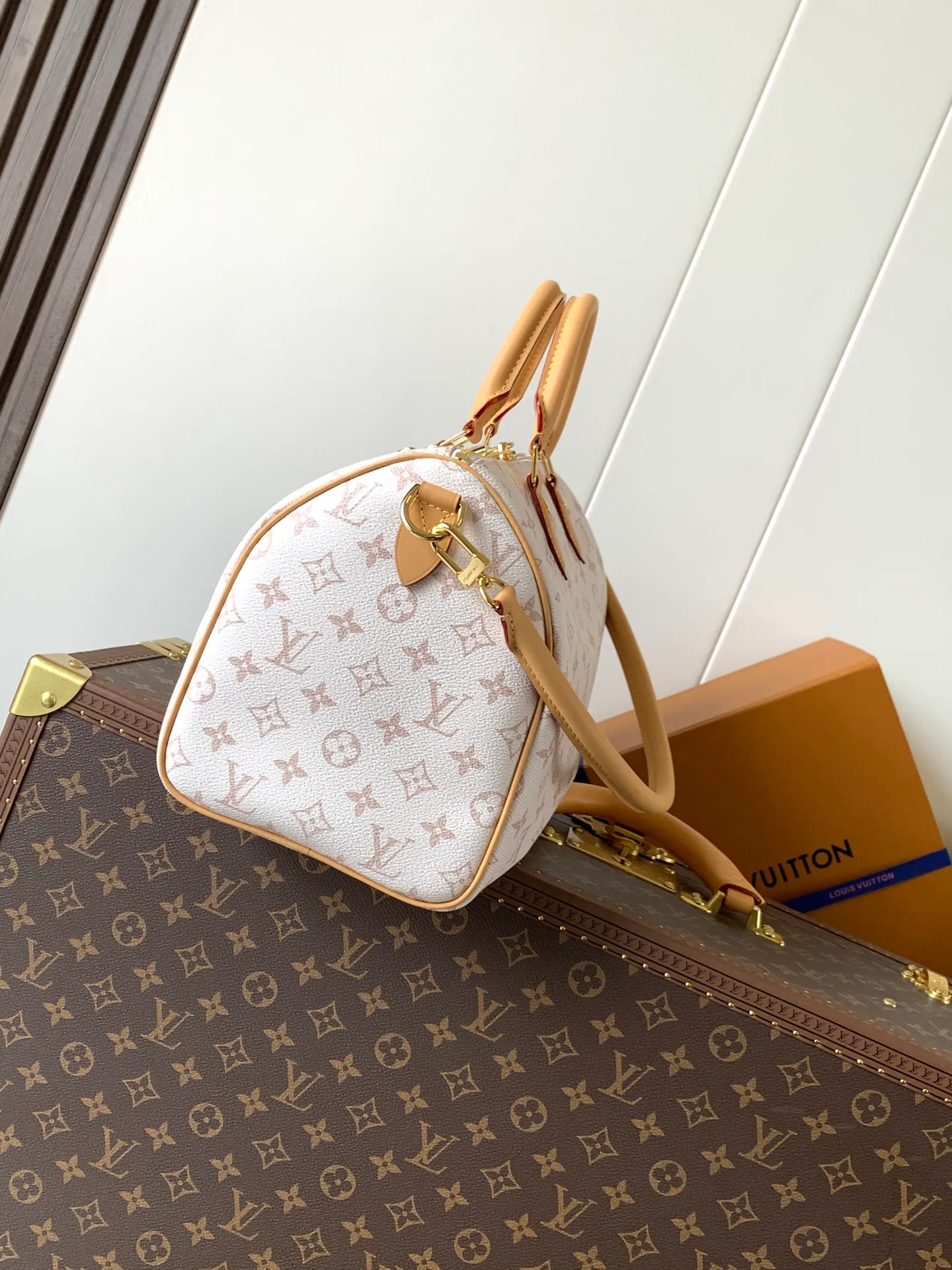 All categories Official website "Brand Women's Bags" Women's Bags 💙 LV 2026 new LV hand-held crossbody bag