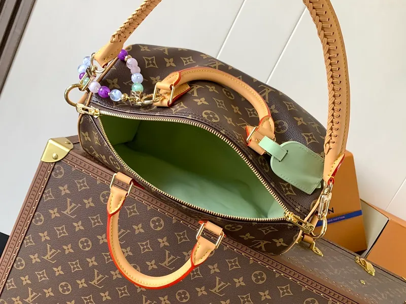 All categories Official website "Brand Women's Bags" Women's Bags 💙 LV 2026 new LV hand-held crossbody bag