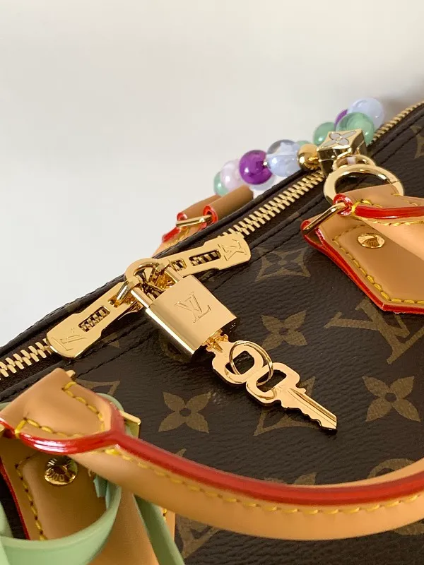 All categories Official website "Brand Women's Bags" Women's Bags 💙 LV 2026 new LV hand-held crossbody bag