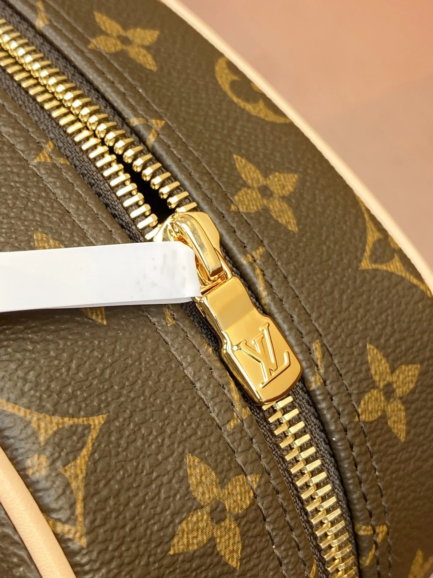 All categories Official website "Brand Women's Bags" Women's Bags 💙 LV 2025 new LV toiletry bag