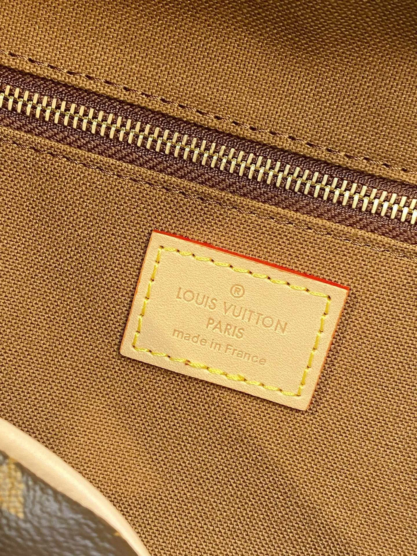 All categories Official website "Brand Women's Bags" Women's Bags 💙 LV 2025 new LV toiletry bag