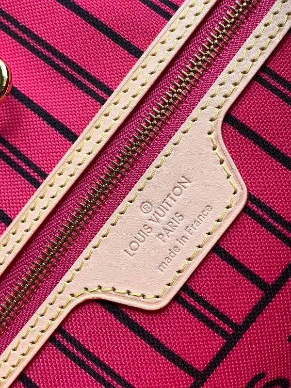 All categories Official website "Brand Women's Bags" Women's Bags 💙 LV 2026 new LV hand-held crossbody bag