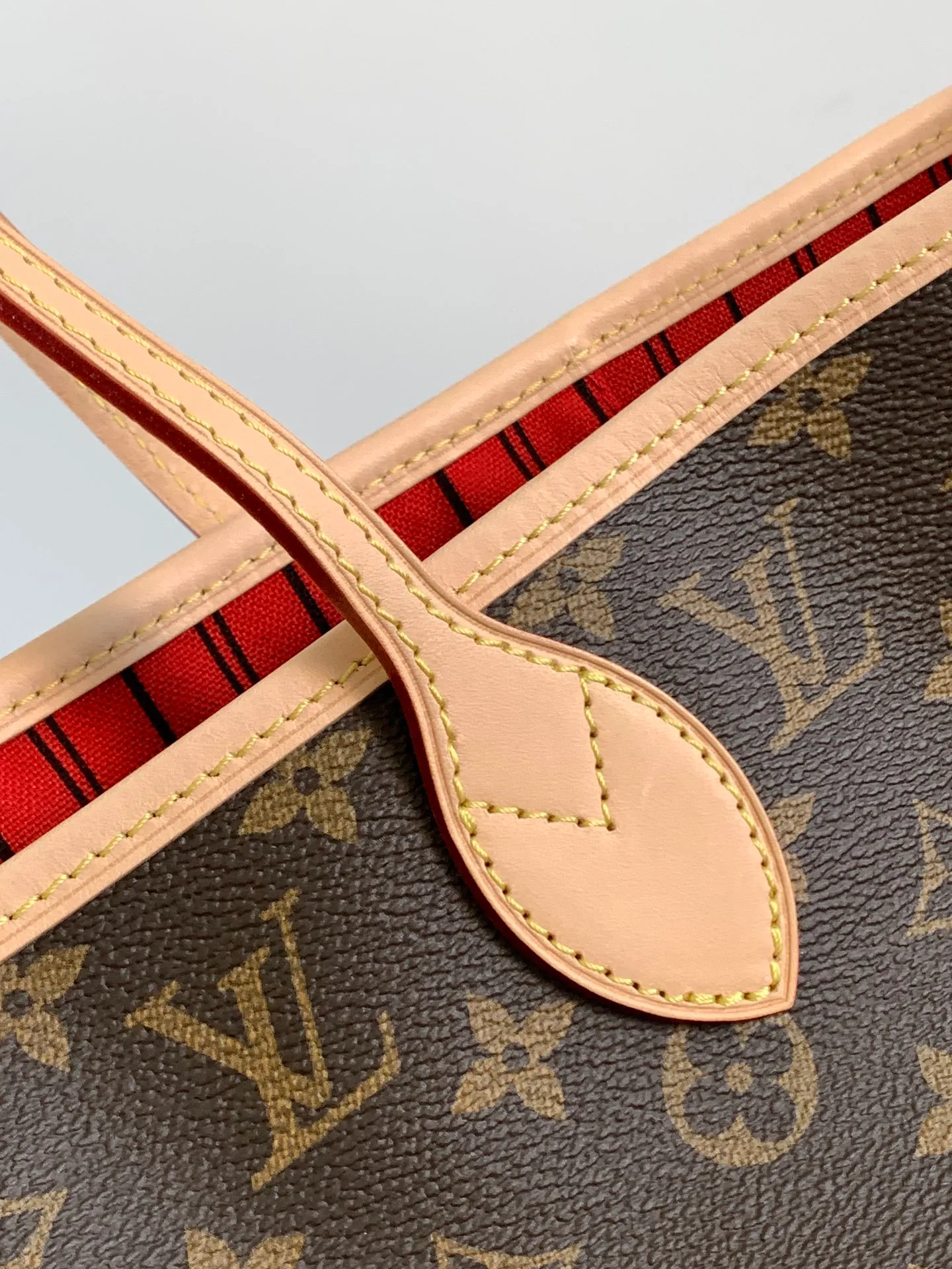All categories Official website "Brand Women's Bags" Women's Bags 💙 LV 2026 new LV hand-held crossbody bag