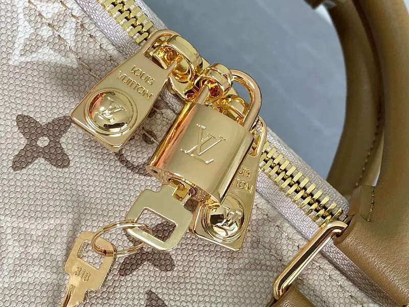 All Categories 💚 Authentic Grade Bags 💚 LV 2026 New LV Travel Bag
