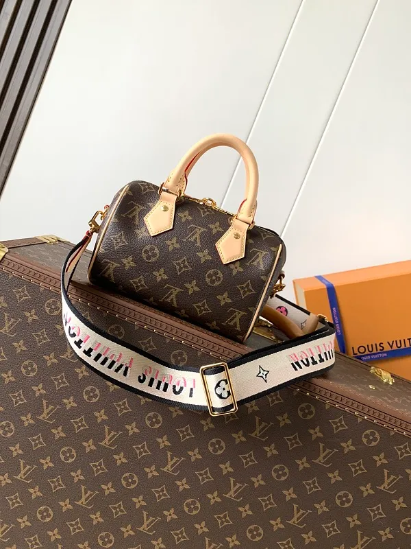 All Categories Official Website "Brand Women's Bags" Women's Bags 💙 LV 2026 New LV Crossbody Bag