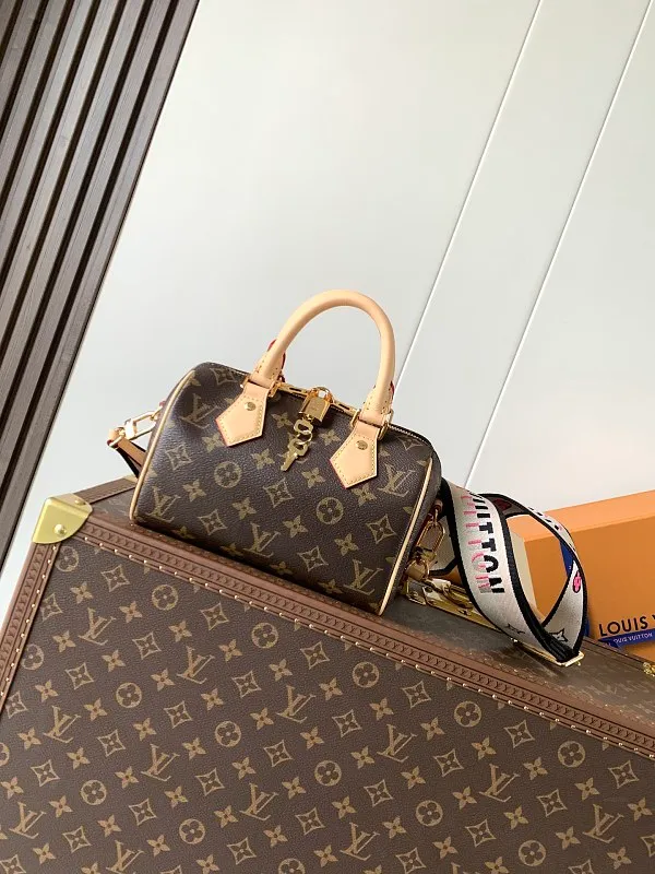 All Categories Official Website "Brand Women's Bags" Women's Bags 💙 LV 2026 New LV Crossbody Bag