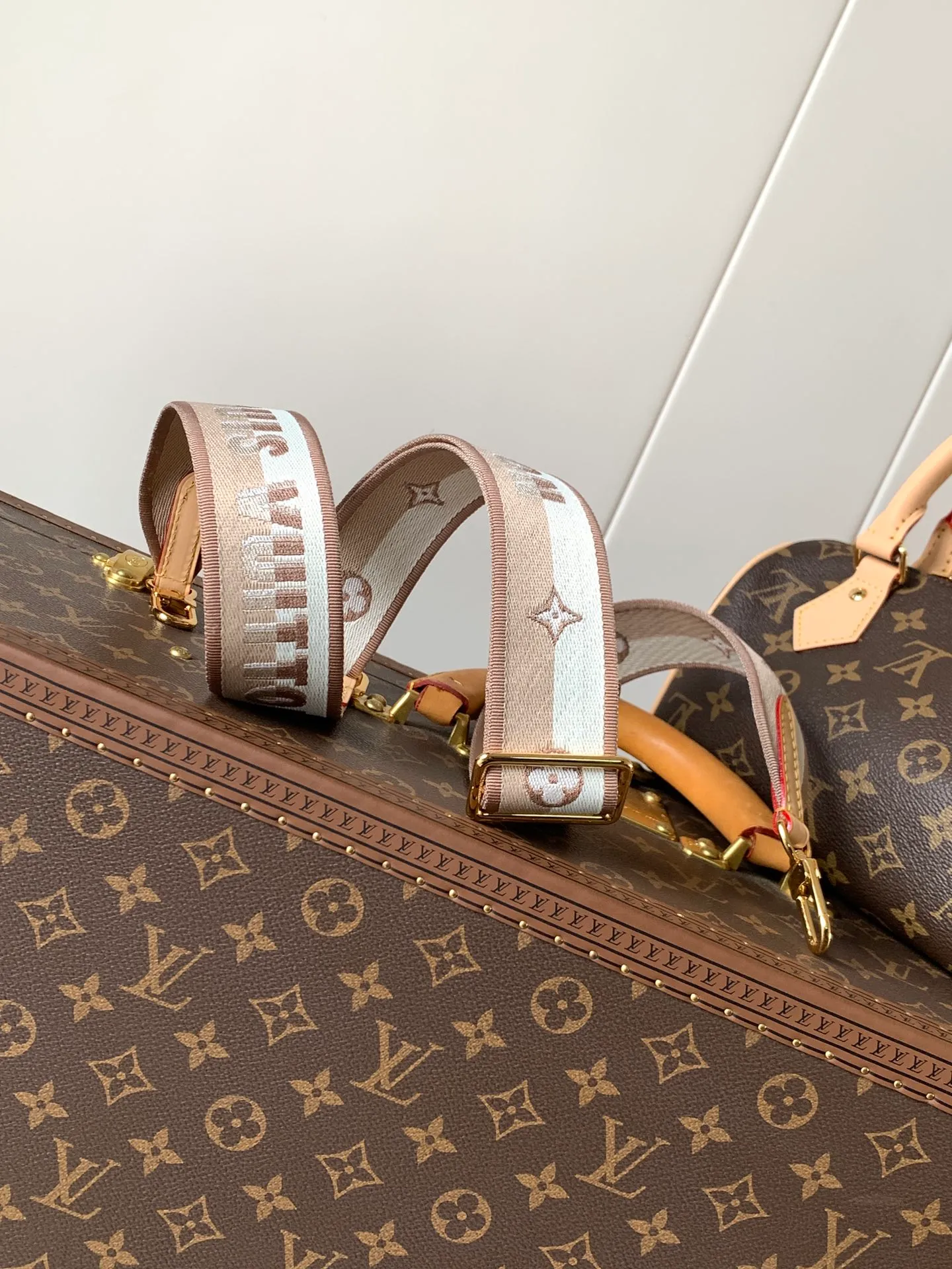 All Categories Official Website "Brand Women's Bags" Women's Bags 💙 LV 2026 New LV Crossbody Bag