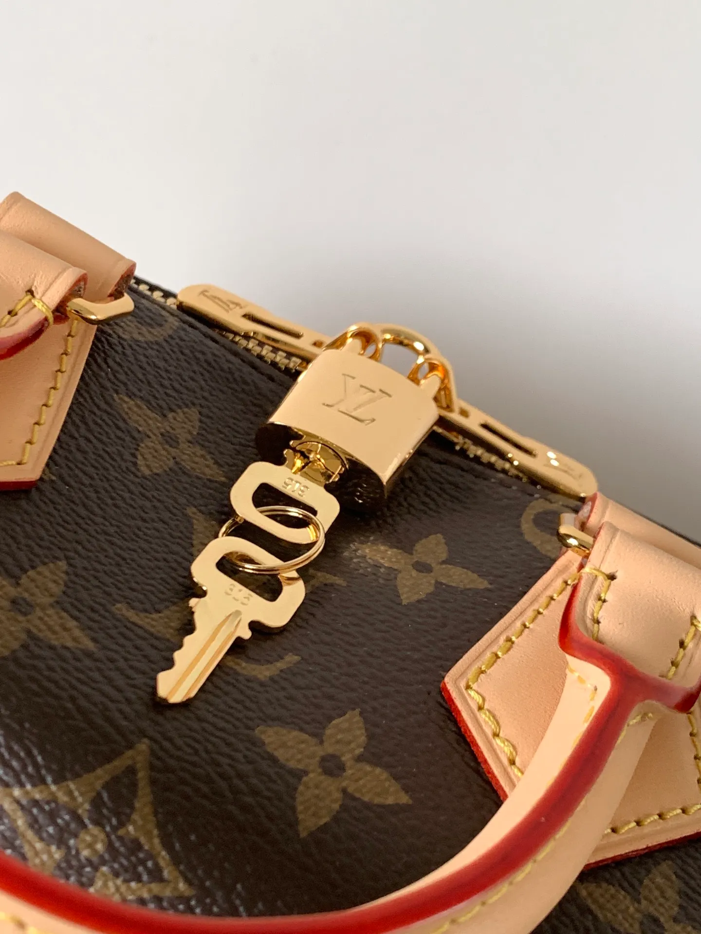All Categories Official Website "Brand Women's Bags" Women's Bags 💙 LV 2026 New LV Crossbody Bag