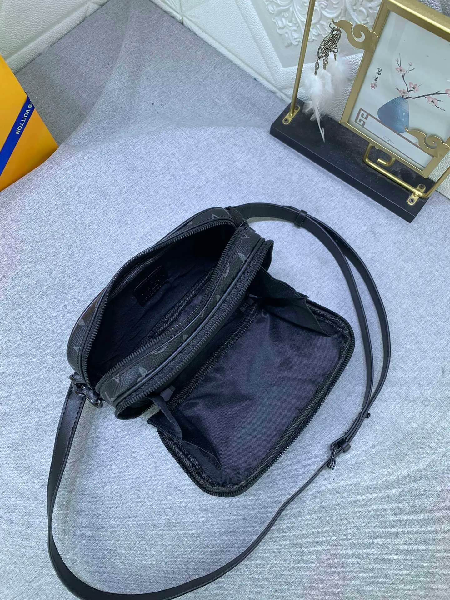 All Categories Official Website "Brand Women's Bags" Women's Bags 💙 LV 2024 New LV Crossbody Bag